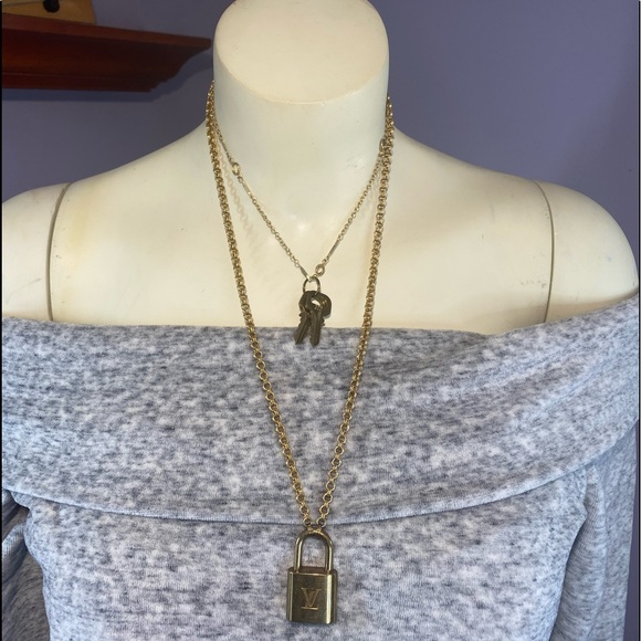 Louis Vuitton Lock & Key Necklace - Picture 4 of 12